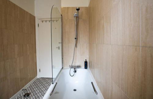 Central location, perfect for attractions & West End - Foto 15