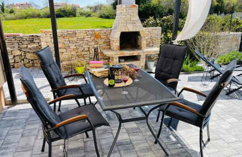 Holiday House Tesser with Pool - Foto 18