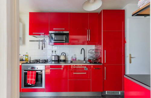 Transports, parking, A/C & equipped for long stays - Foto 10