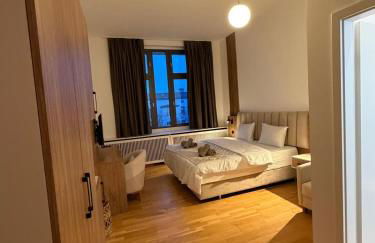 Jomi Stays - Kudamm - Foto 1