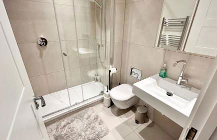 3-Bedroom with Balcony and Studio Apartments in St Johns Wood near Marylebone & Regents Park by NourNest Apartments - Foto 39