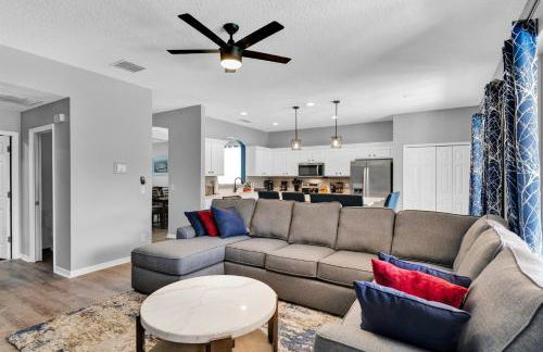 Feel the magic in this huge 7BR Disney Villa! w Theater Arcade Pool Spa - Foto 21