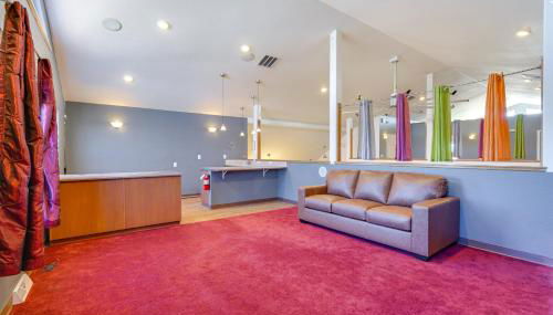 Huge Kitchen and Open Interior Pueblo Group Getaway - Foto 2