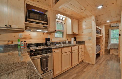 Lena Cabin Wooded Tiny Cabin - Hot Tub - Foto 9