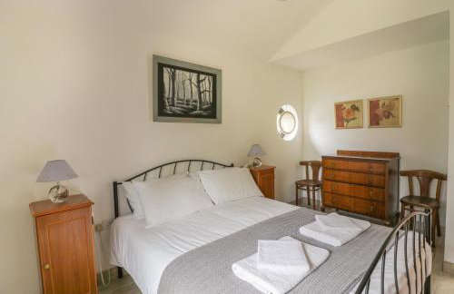 Frater House - Photo 16