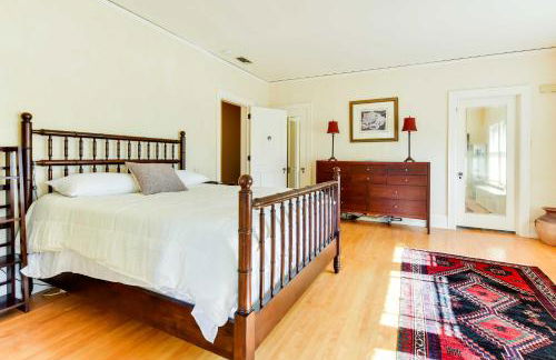 Charming MPLS Home with Patio - Walk to Uptown! - Foto 16