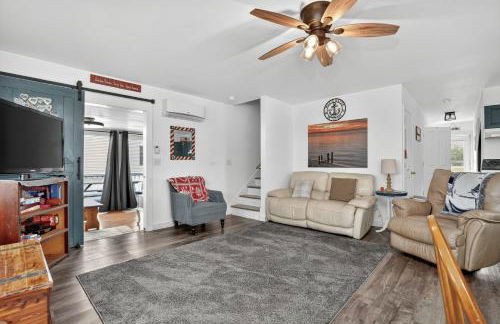 Welcome to Hokie Haven by the Bay - where Chesapeake sunsets meet Hokie spirit. - Foto 11