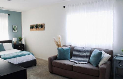 Entire Bungalow w/ Private Pool Near Palm Springs! - Foto 14