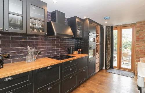 The Courtyard - Hilltop Barn - Photo 12