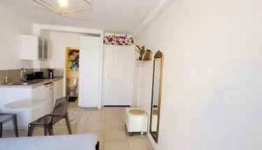 Cannes Centre Studio Lumineux et Cosy, 9 Min du Palais et des Plages, avec Balcon, Clim - Foto 5