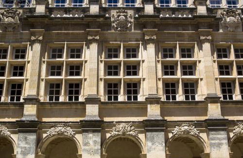 Villa de plain-pied au centre du village avec piscine privée - Foto 16