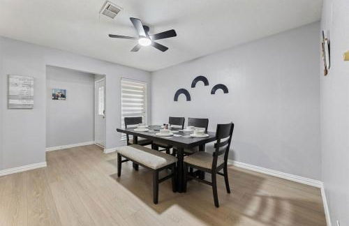 Spacious Retreat - Near IAH Airport & Lake Houston, Sleeps 9 - Foto 29