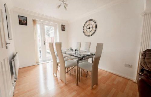 3BR House By Hyped Properties Short Term Rental Agency Birmingham Ideal For Contractors With Free Driveway Parking - Foto 19