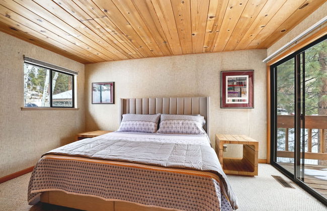 Tahoe Forest Chalet 3BR House w/ Mountain Views - Foto 10