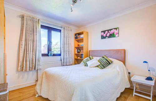 Serene Family Escape - Spacious, Near Thorpe Bay and Southend, Beaches & Amenities - Pass the Keys - Foto 2