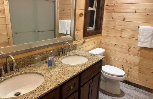 * * 4 Master Bedrooms, Views, Theater, Arcade, EVC - Photo 17