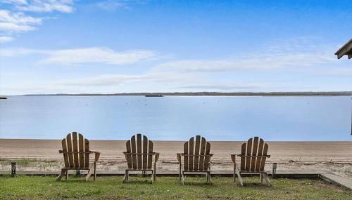 Beachfront Apartment - 8 min from downtown - Foto 1