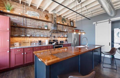 Downtown Urban Loft above Restaurant #7 - Foto 6