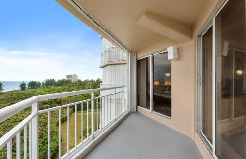 Ocean Front 2-bed, 2-bath 6th-floor comfy and inviting condo unit on Hutchinson Island - Photo 18