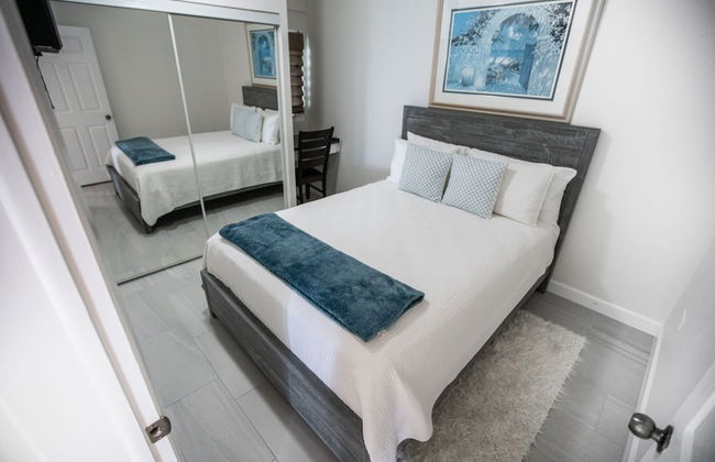 Enjoy Sunsets at Fully Equipped Condo at the Beach - Photo 12