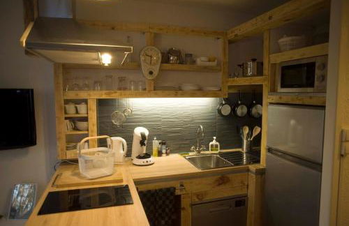 Appartement T1bis avec jardinet au calme - Photo 9