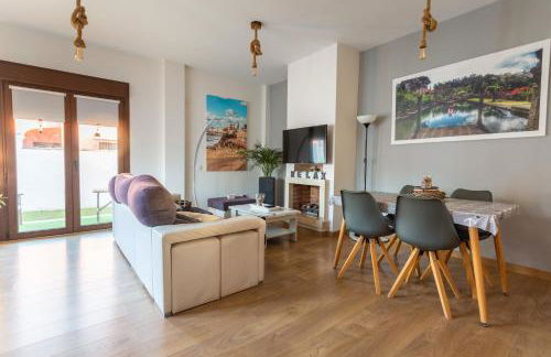 VILLA DE LUJO CLIMATIZADA. PISCINA Y JARDIN PRIVADO - Foto 6