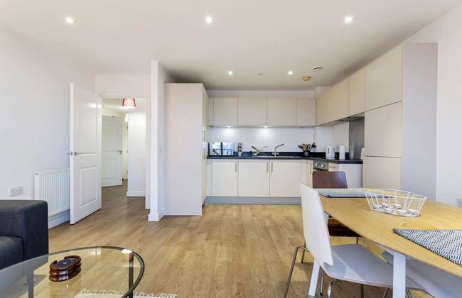 Modern 1 Bedroom Apartment Near Canary Wharf With Balcony - Foto 13