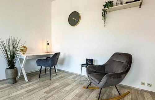 R und S Apartments Stylische Wohnung I Küche I Parkplatz I Smart TV - Photo 9