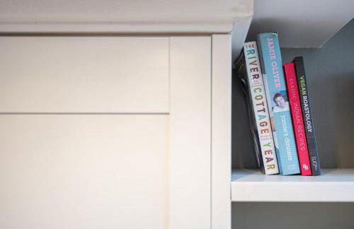 The Coach House - Beautiful Home in Cheltenham! - Photo 67