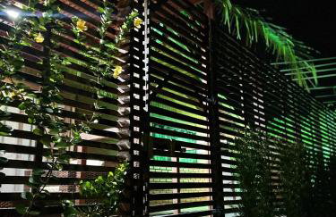 Chalé com PISCINA Privativa, com 2 QUARTOS, ESTACIONAMENTO em Condomínio com PORTARIA 24h, Sauna, Quadras, 3 PISCINAS no condomínio, Pesca e Parquinho Infantil - SmarTV na sala de estar, TV na área CHURRASQUEIRA, Wi-Fi e Cozinha Completa - Foto 15