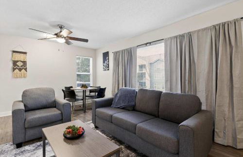 New Seasonal Comfort near USC and Riverwalk Trails - Foto 17