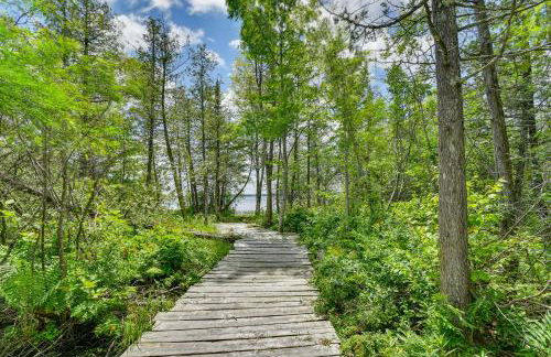 400-Acre Outdoor Enthusiasts Lodge in Mancelona! - Foto 4