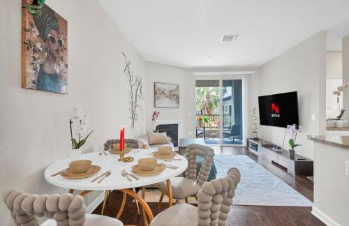 Lux Oasis in Woodland Hills - Foto 1