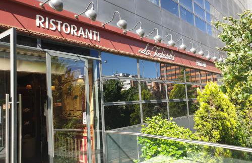 Bonito Apto Cinco Torres Plaza Castilla - Foto 50