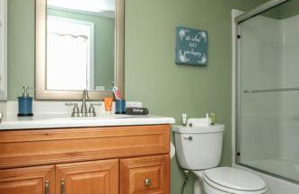 NEW! 3-story Townhome - Private, Self checkin, Quiet. - Foto 25