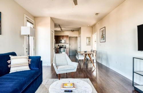 CozySuites Music Row Spacious 2BR with free parking 01 - Foto 3