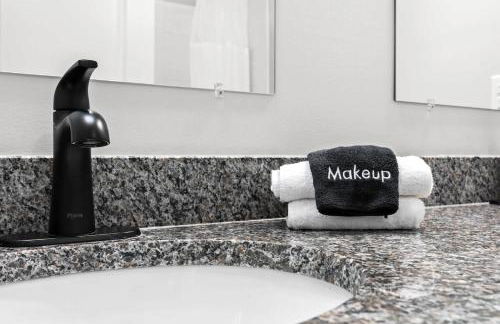 3BR 2BA Home with King Queen & Twin Beds - Foto 58