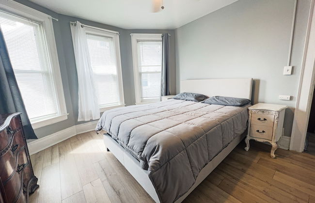 THE 1023 With Private Yard & Parking, Near Falls & Casino by Niagara Hospitality - Photo 8