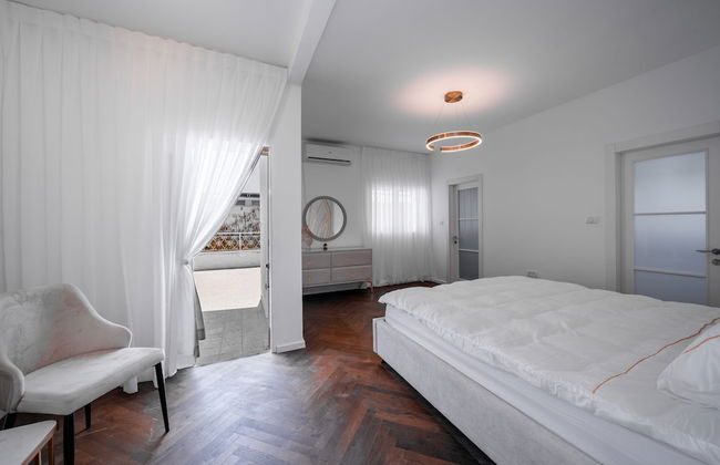 Spacious 4BD House w Pool in Hezliya - Foto 2