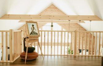 Luxe Modern Cabin with Pond, Fire Pit, Hiking, near Bethel Woods - Foto 17