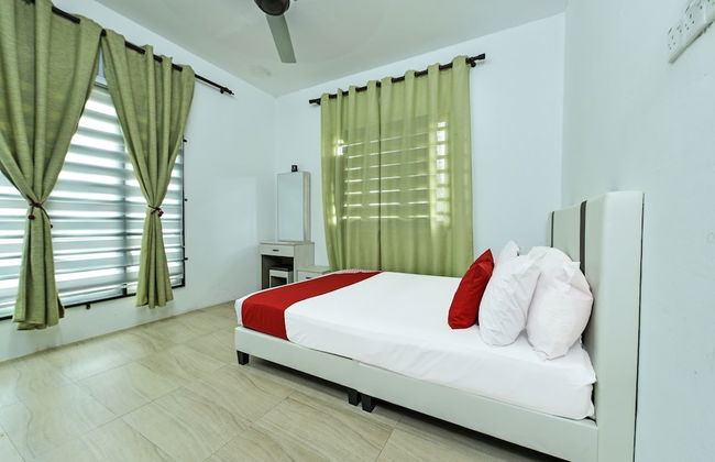 OYO HOME 90682 Liliz Mambang Farmstay - Foto 9