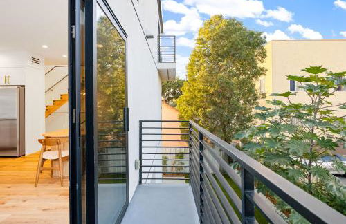 Sky Haus LA - Photo 12