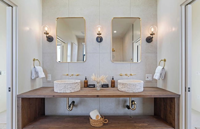 Private Pool, Hot Tub, Firepit Modern Oasis Blue Mirage by Avantstay - Foto 25