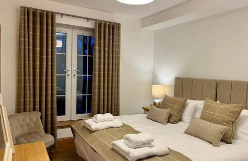 Royal Golf Apartments - Photo 2