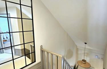 Newly Renovated Gem - Free Parking & Modern Comfort - Foto 35