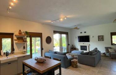 Paralia Homes cheerful 2 bedroom with pool, unit #1 - Foto 60