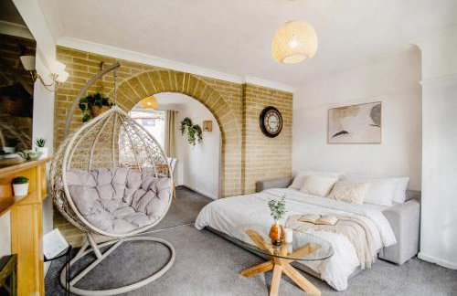 Serene Boho Retreat: White Oak Charm House 10ppl - Foto 29