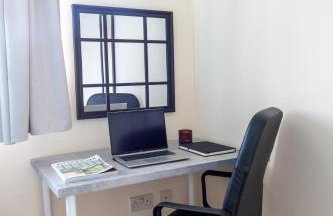 2BR Home Near Shops & Transport Links - Foto 24