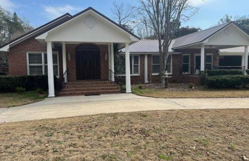 Roomy Retreat - Photo 9