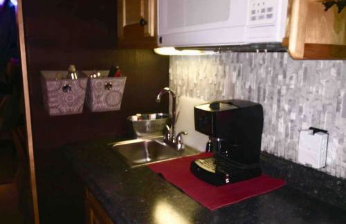 Stay Like a Rock Star Tour Bus in Durham NC - Foto 31